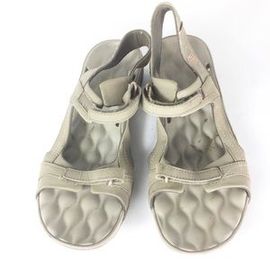 Columbia Women Gray Open Toe Ankle Strap Sandals